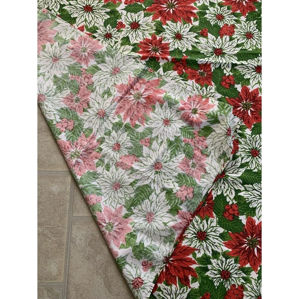Vintage Cotton Christmas Pointsetta Holly Berries Tablecloth 4’ By 5’